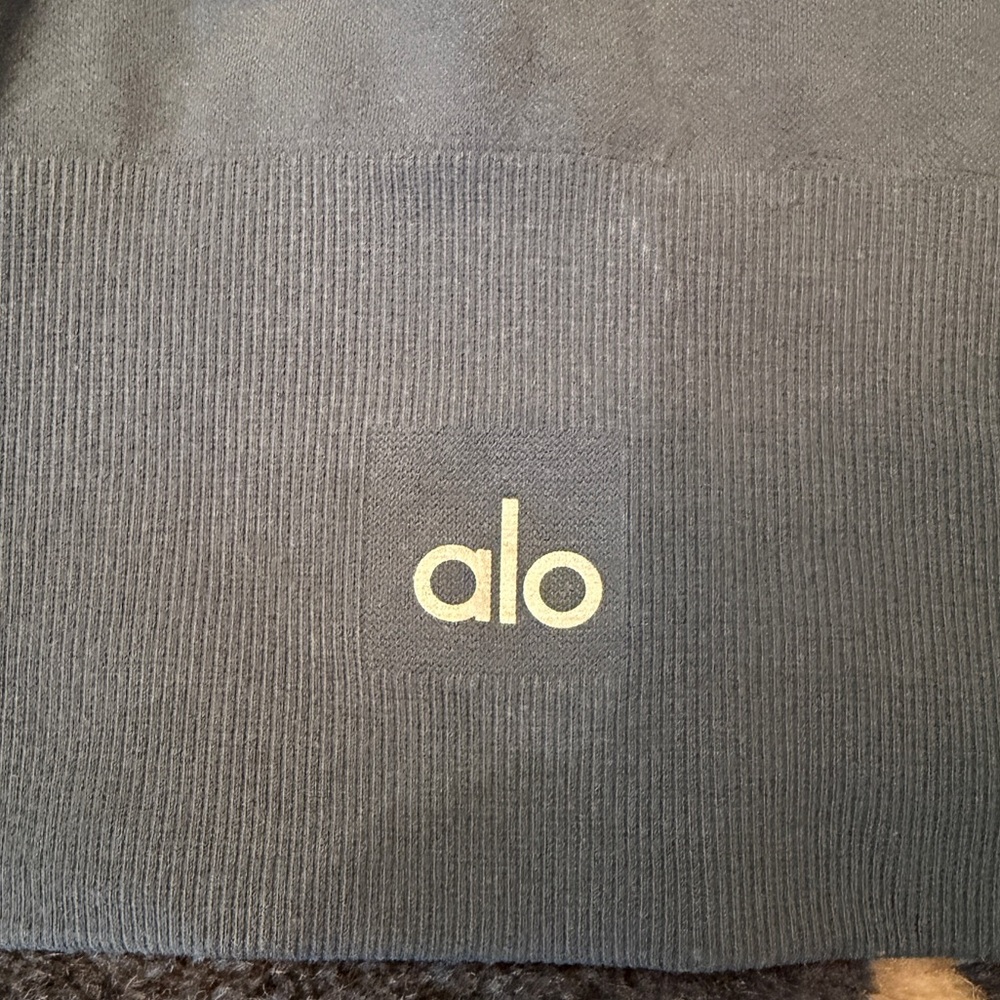 Alo Ribbed Sports Bra - Picture 4 of 4